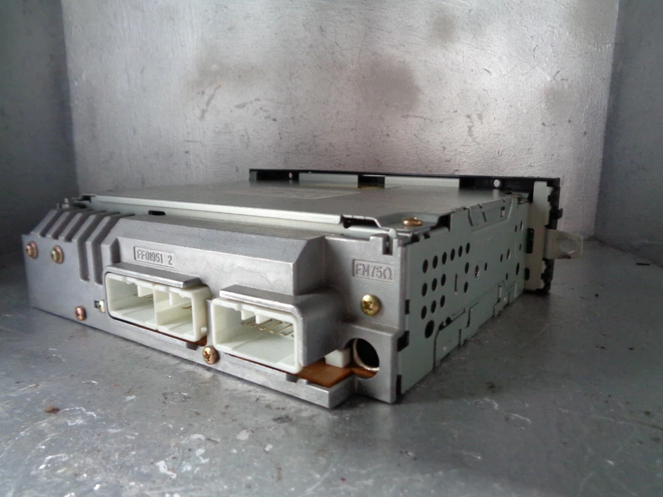 Toyota Yaris TS P1 1,5 CD Radio Toyota 8612052030 - Bild 3 von 4