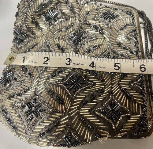 L Regale Silver Beaded Evening Purse Bag Clutch Chain Strap Kiss Clasp. 7” X 6” - Picture 12 of 12
