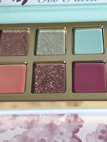 Too Faced Too Femme Ethereal Eyeshadow Eye Make Up Palette Boxed RRP £36.00 - Picture 3 of 12
