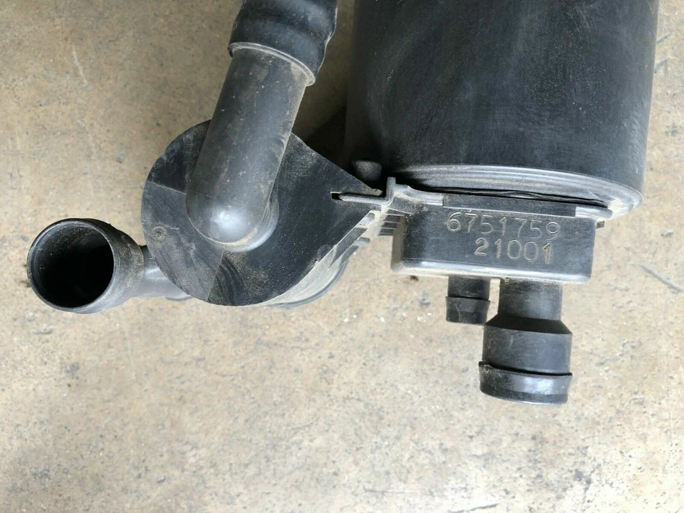 00-05 BMW 330ci E46 Cabrio Filtro de carbón activado para sistema de vapor de combustible OEM A4 Foto 3 de 4