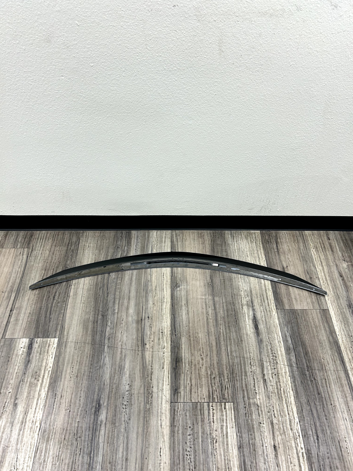 GENUINE OEM LAMBORGHINI URUS REAR WING SPOILER OEM 4ML827950 (Gray)