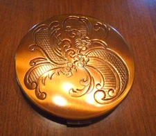 VINTAGE 1940s METALFIELD LARGE POWDER COMPACT EMBOSSED FLOWERS