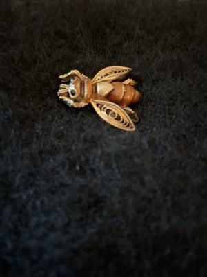 Vintage Bumble Bee Gold Tone Brown Color Lapel Pin Bug Wasp Hornet