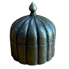 Scatola in ottone vecchia o antica miniatura forma rarissima bella scultura e...