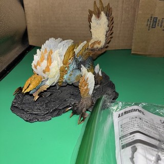 Monster Hunter Zinogre S.H.MonsterArts Edición 20 Aniversario BANDAI JAPÓN