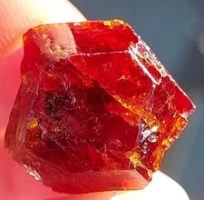 FIERY GEM ORANGE SPESSARTINE GARNET W/ FACET GRADE SECTIONS FROM TANZANIA 