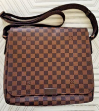 Louis Vuitton District MM Damier Ebene Messen...