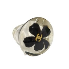 Anello CHANEL Trifoglio Coco Mark acrilico misura 13 circa usato SKAI-0