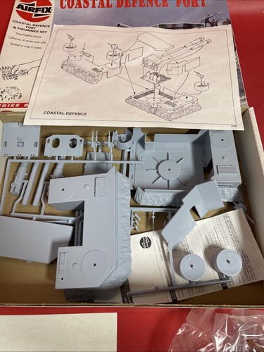 D-DAY ATLANTIC WALL COASTAL DEFENCE FORT - Play Set, AIRFIX #06706 - Picture 7 of 8
