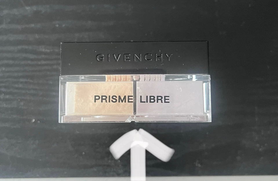 Givenchy Loose Setting Powder Prisme Libre 2 Satin Blanc Classic Older W/ Flaw - Image 3 of 4
