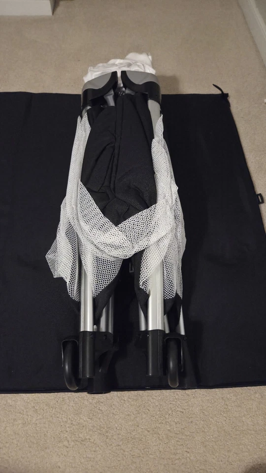 Joovy Room² Portable Play Pen Extra Large Pack n Play w/Carry Bag - Image 3 of 4