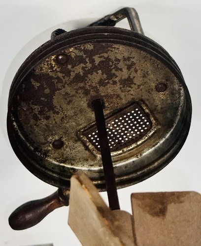 34-B DAZEY BUTTER CHURN PADDLES LID & CRANK NO GLASS JAR 5-3/16 Lid - 第 5/19 張圖片