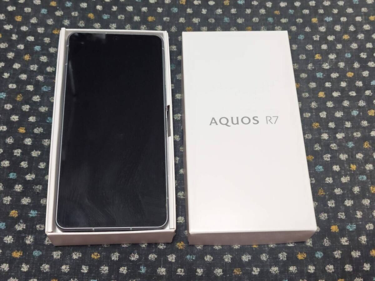 SHARP AQUOS R7 Silver A202SH Silver SoftBank Smartphone SHARP AQUOS R7 Silver A202SH Silver SoftBank Smartphone