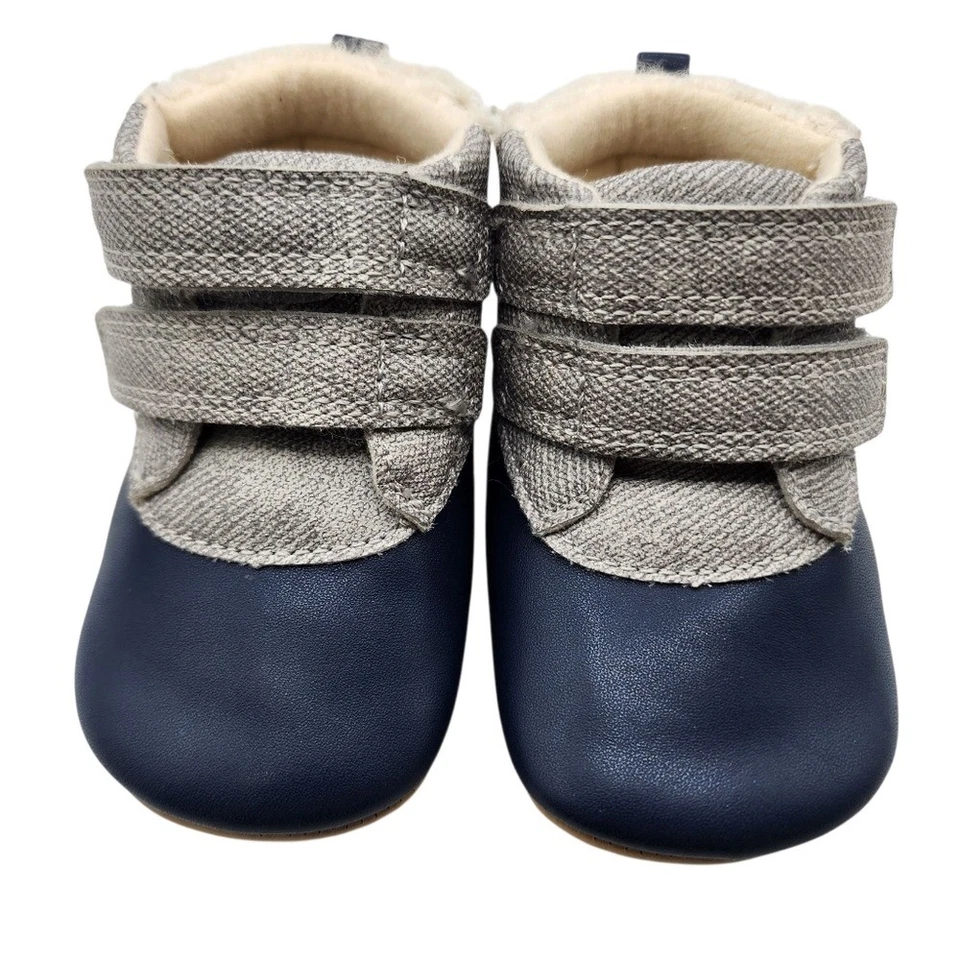 Carter's Infants Cozy Winter Boots Size 6-12 Months - Image 2 of 4