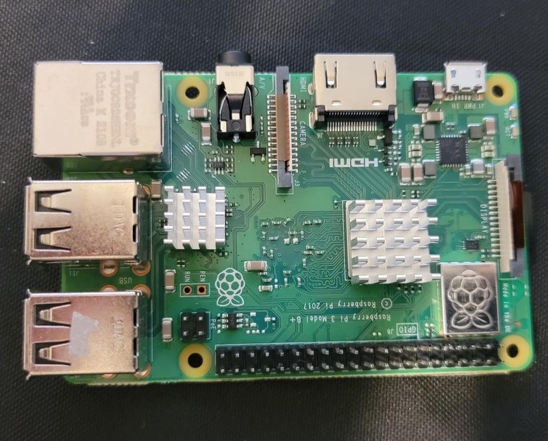 Used - Raspberry Pi 3 Model B + Plus With Case / Heatsinks / 16GB Micro SD Card
