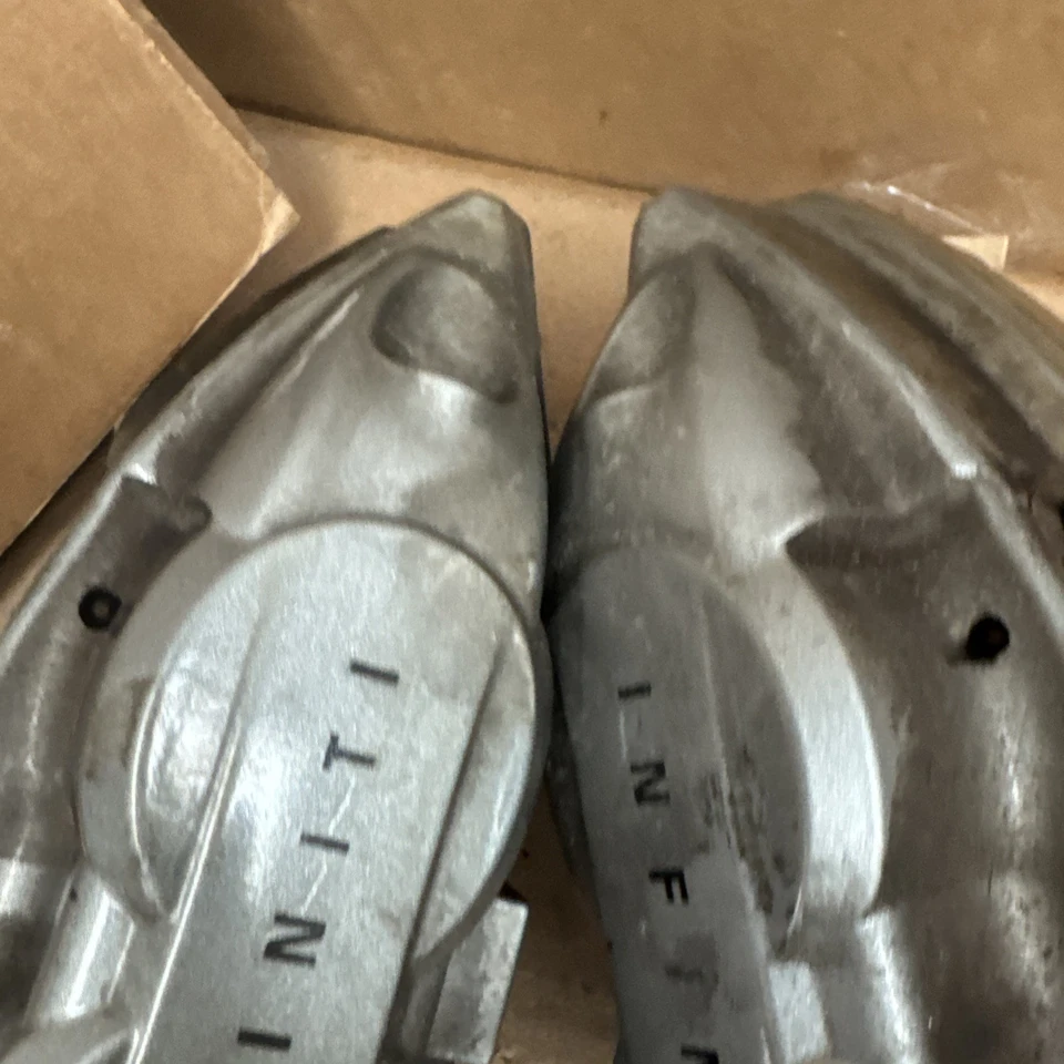 Juego delantero Infiniti G37s Fx50s M37s 2008-2015 OEM pinza Akebono Sport 1324 Foto 3 de 4