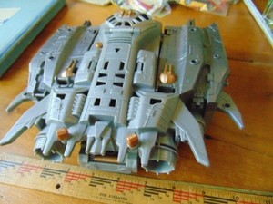 2010 Transformers: Dark of the Moon spaceship- Autobot Ark