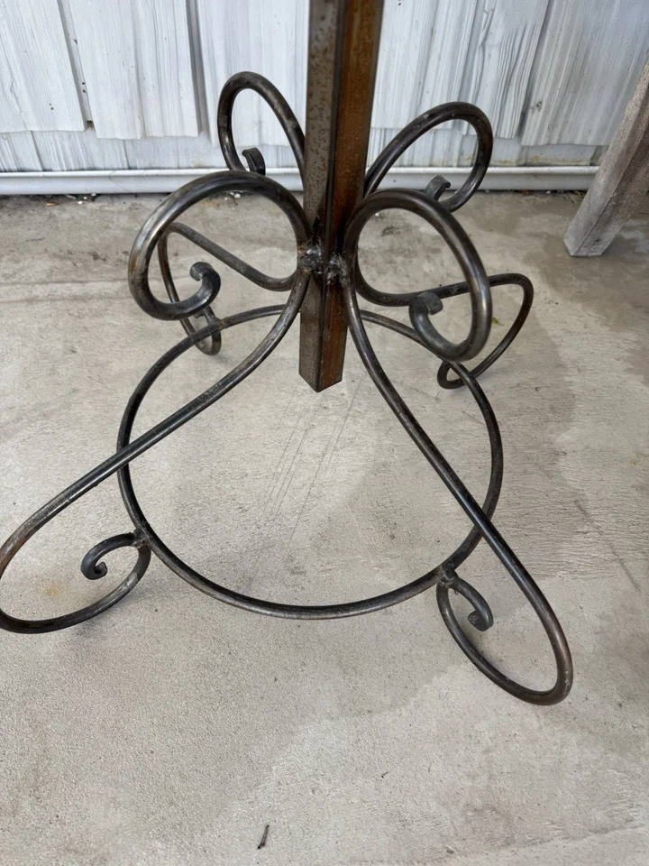 Botellas de vino de pie de 50 pulgadas (12) árbol campo patio/jardín arte con flor de lis Foto 2 de 4