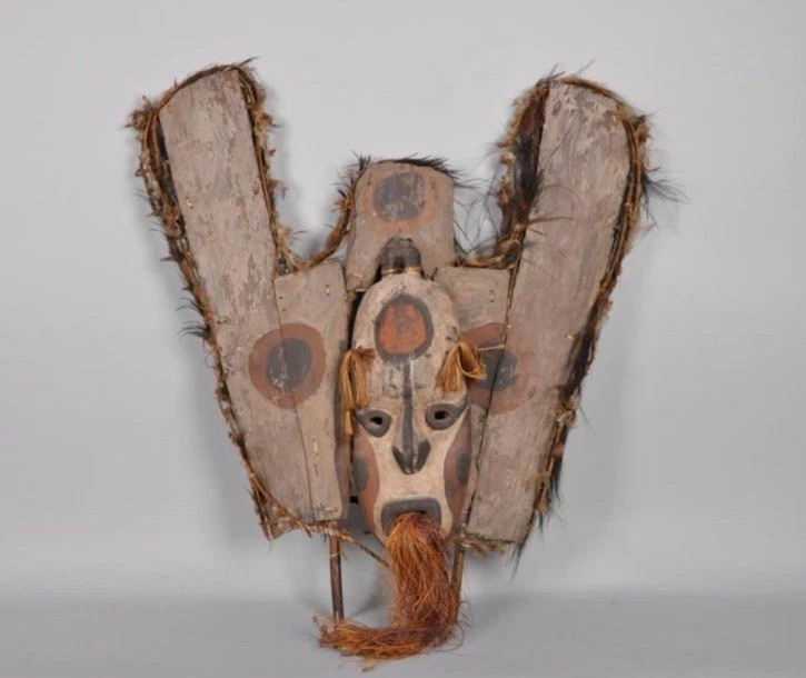 Authentic Sepik River Canoe Prow Shield, Papua New Guinea