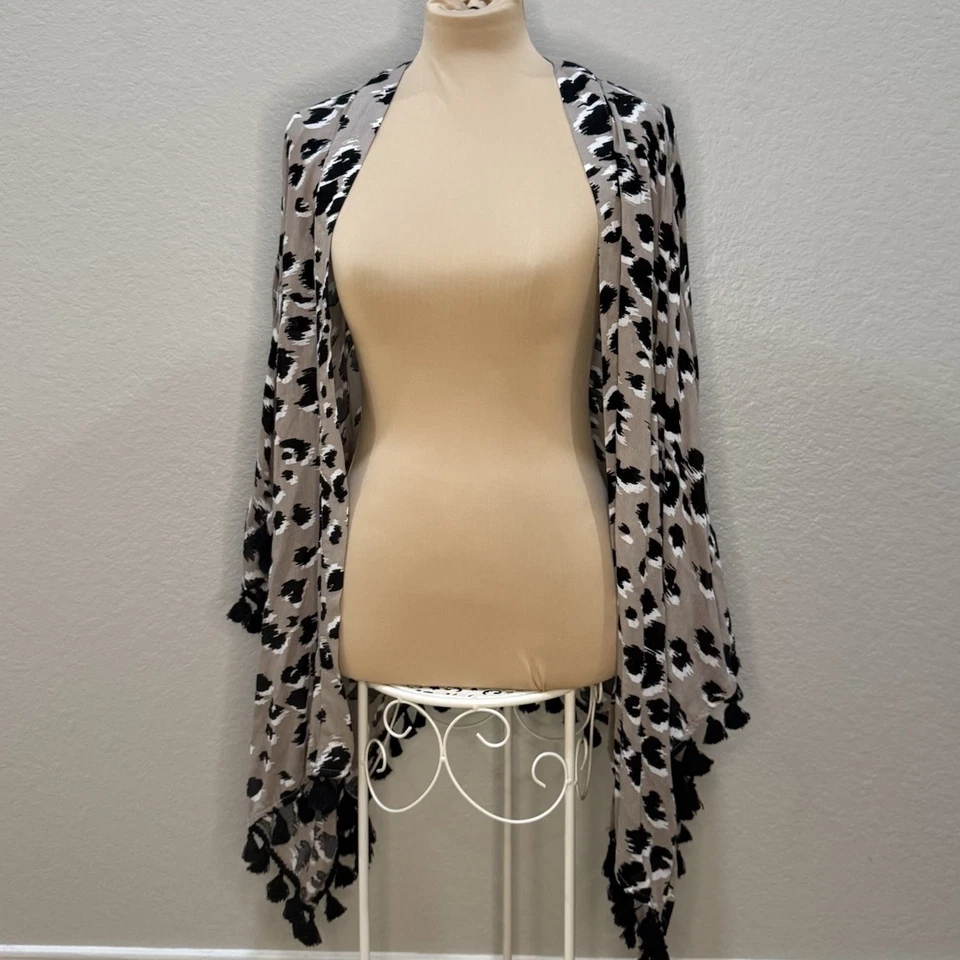 Kimono fluido boho estilo playa lujoso estampado leopardo Trina Turk talla única Foto 2 de 4