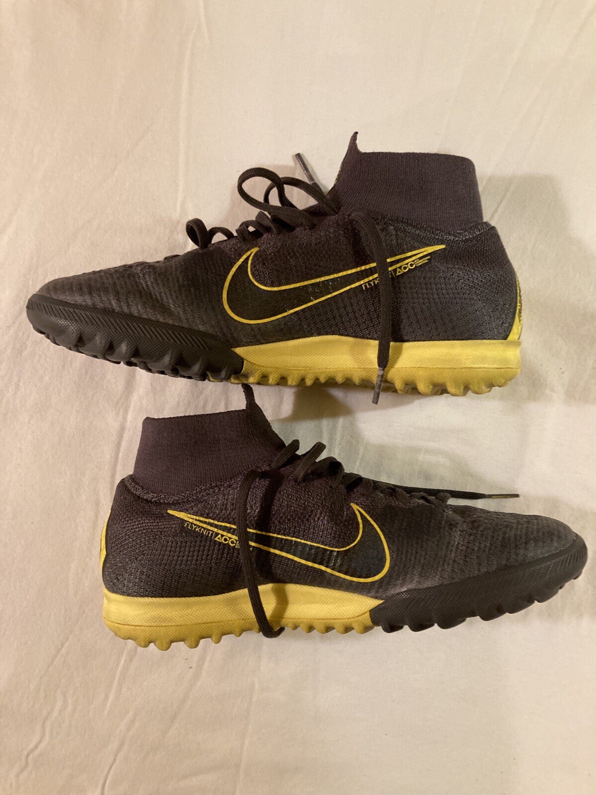 Nike Soccer Indoor Cleats for sale Only 2 left at 65