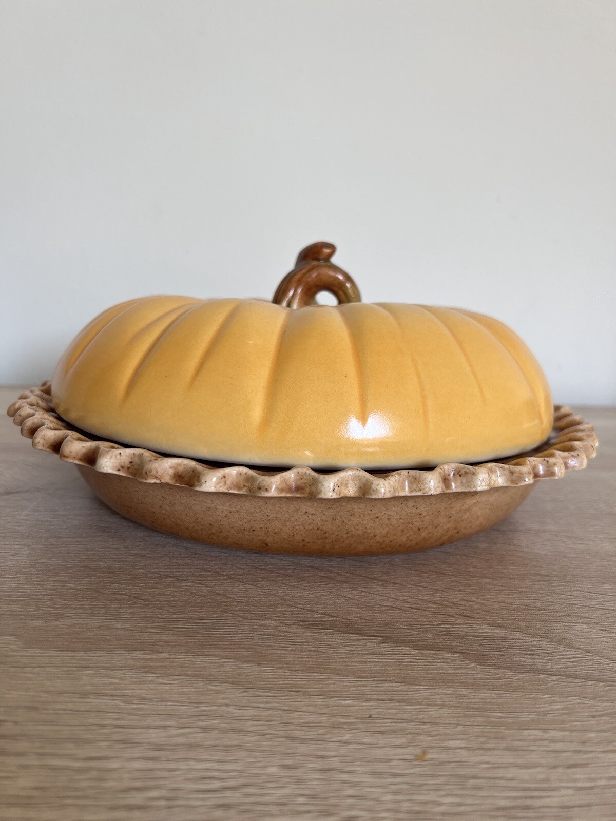 Ceramic Clay Castle Pumpkin Pie Shaped Holiday Serving Dish With Lid ceramic-clay-castle-pumpkin-pie-shaped-holiday-serving-dish-with-lid