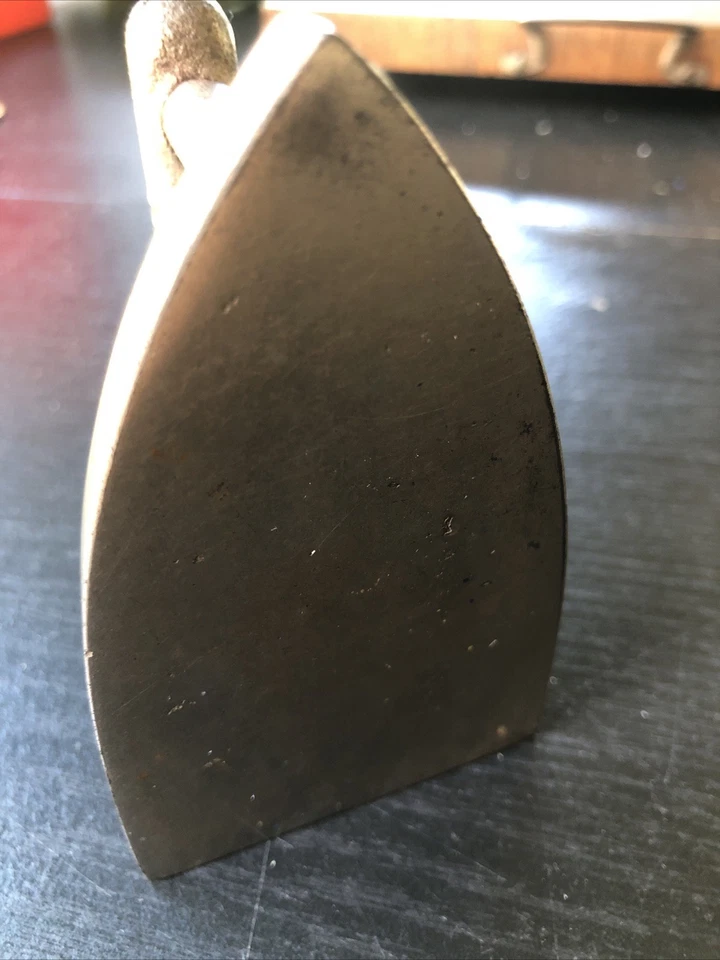 Petit Fer À Repasser Ancien De Dentellière Fonderie PW Paul Winterberger Fonte - Photo 3/4