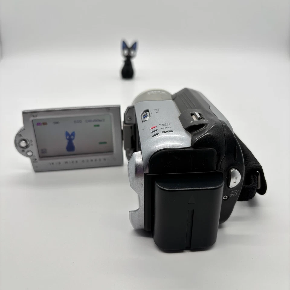 JVC Everio GZ-MG26AA 20GB HDD / SD Camcorder + Accessories Tested Working - Image 3 of 4