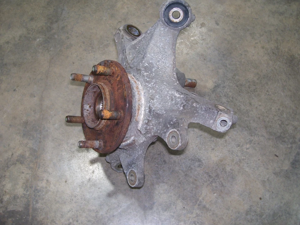 2006 MAZDA RX8 RX-8 REAR AXLE HUB CONTROL ARM KNUCKLE Left Driver Side Foto 3 de 4