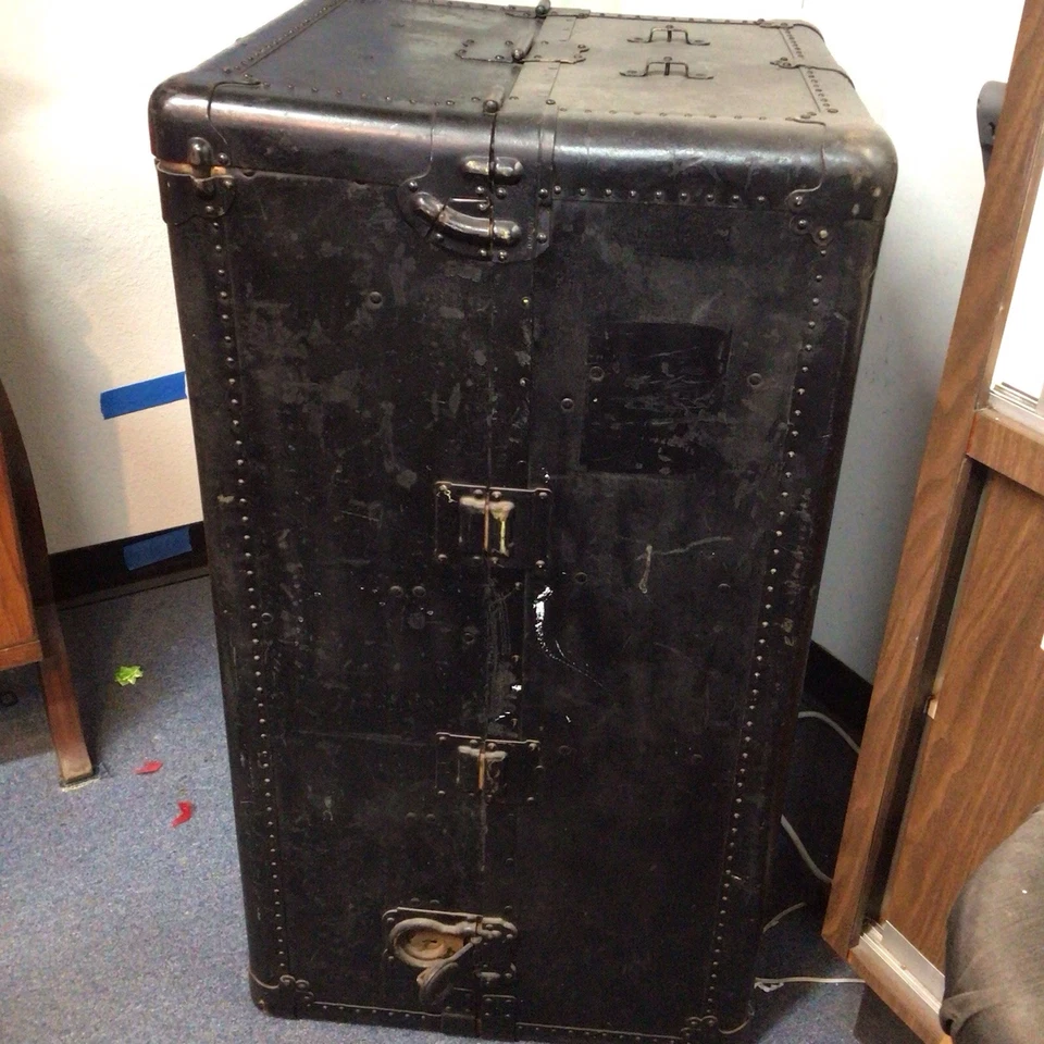 Antiguo baúl de vapor de 1900 armario cofre de viaje con perchas y cajones! Foto 3 de 4