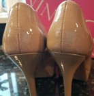 NINE & CO. WINTOLA Light Taupe/Beige PATENT LEATHER PLATFORM PUMP 5" HEEL 7.5 M — photo 4