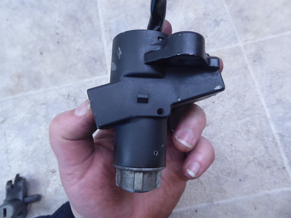1979 Kawasaki KZ1000ST Shaft K772-1) ignition switch lock