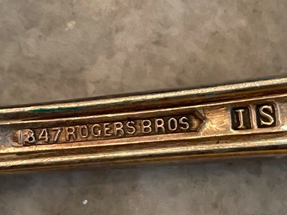 60 cucharas de mantequilla Rogers Marquise plateadas tenedores largos tenedores de ensalada cuchillos Foto 2 de 4