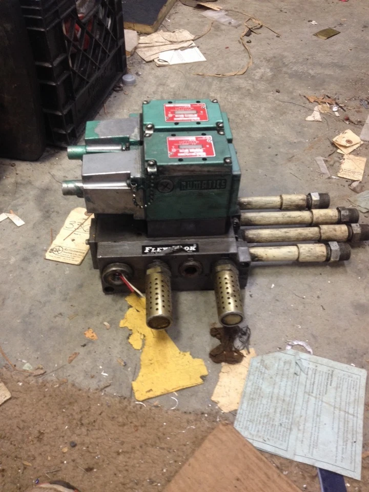 Electroválvula neumática Numatics Air 120V Flexiblock Banco de automatización de maquinista Foto 4 de 4