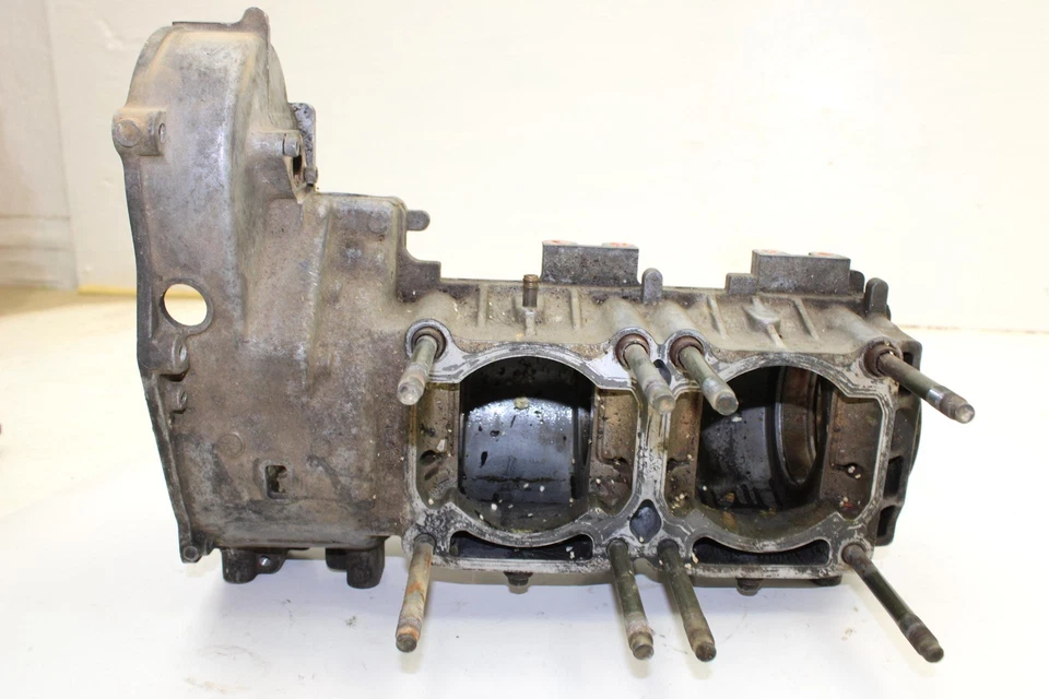 Yamaha Vmax 600 Xt 1996 cárter original 8CR-15100-01-00 SY84 Foto 2 de 4