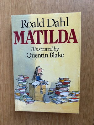 Matilda Roald Dahl 1st Edition 1st Print 1988 Hardback with Jacket Jonathan Cape