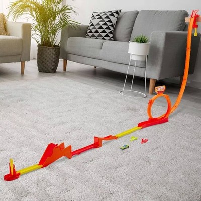 Hot Wheels Speed Snap The Hot Ones Drop-In Super Jump Diecast Car