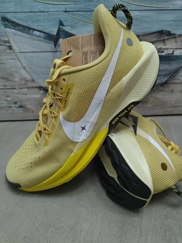 Nike Men’s Pegasus Trail 5 Saturn Gold Running Shoes Size 11 DV3864-700