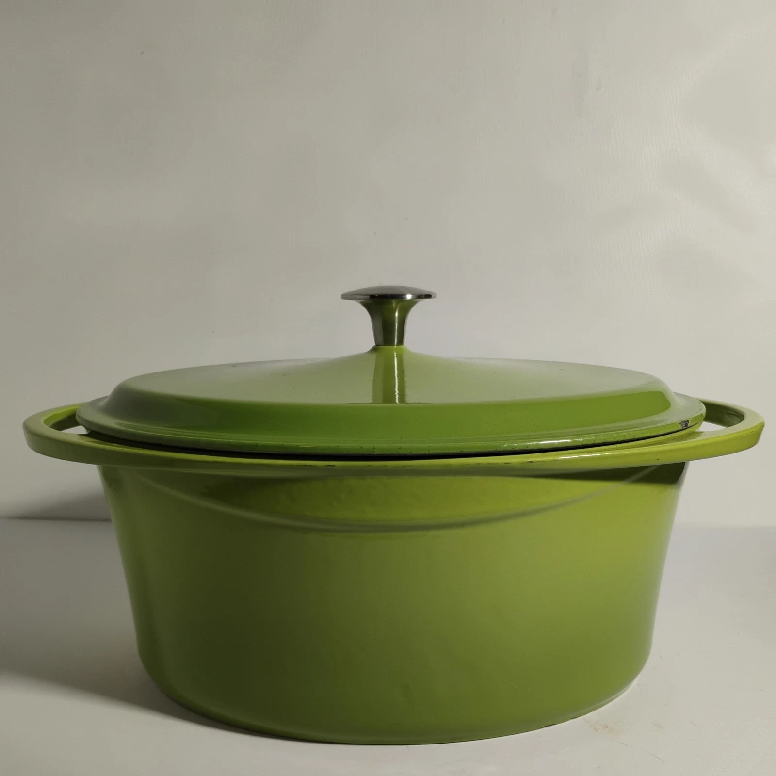 La Maison 6 Qt Enameled Cast iron dutch oven Casserole w/Lid Green Oval Vintage