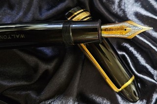 Lote de 2 Montblanc 1 pluma estilográfica y 1 bolígrafo