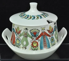 Figgjo Saga Norse Folk Design Soup Tureen and Six Soup Bowls