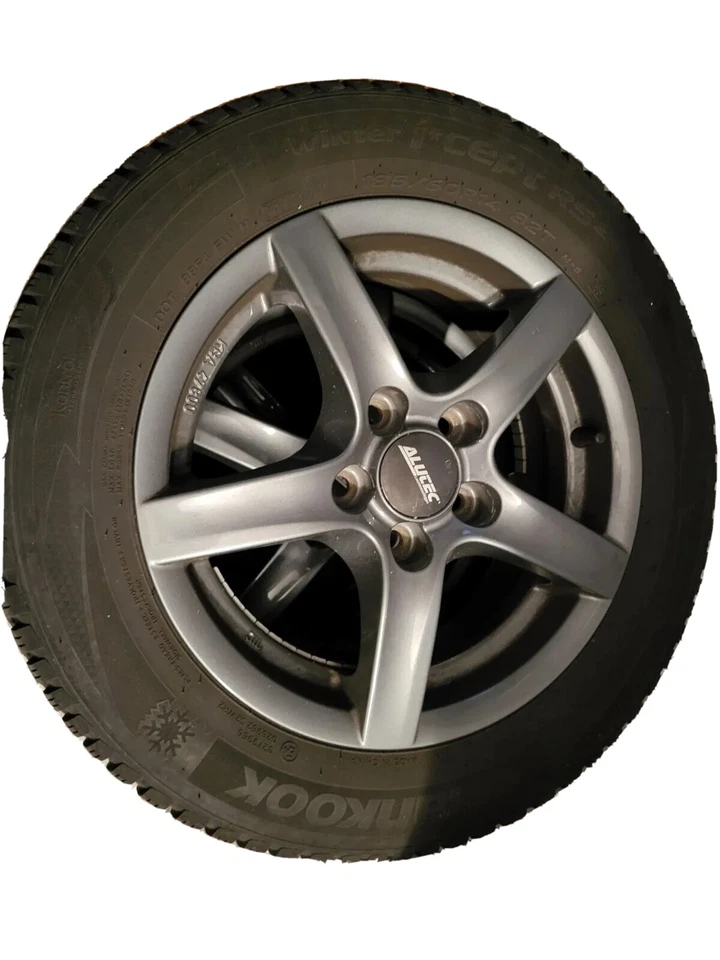 Winterkompletträder VW/Seat/Skoda Schwarz  Winterreifen Alutec 14". Wie neu! - Bild 2 von 4