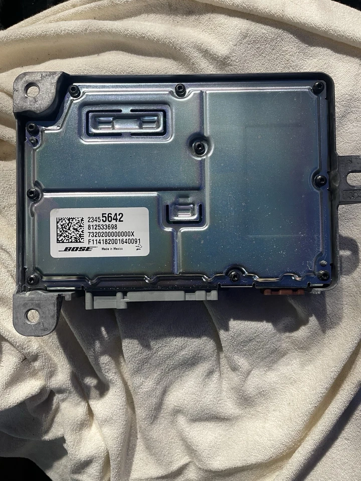 Amplificatore Vauxhall Insignia 2013-2017 23455642 812533698 - Immagine 2 di 4