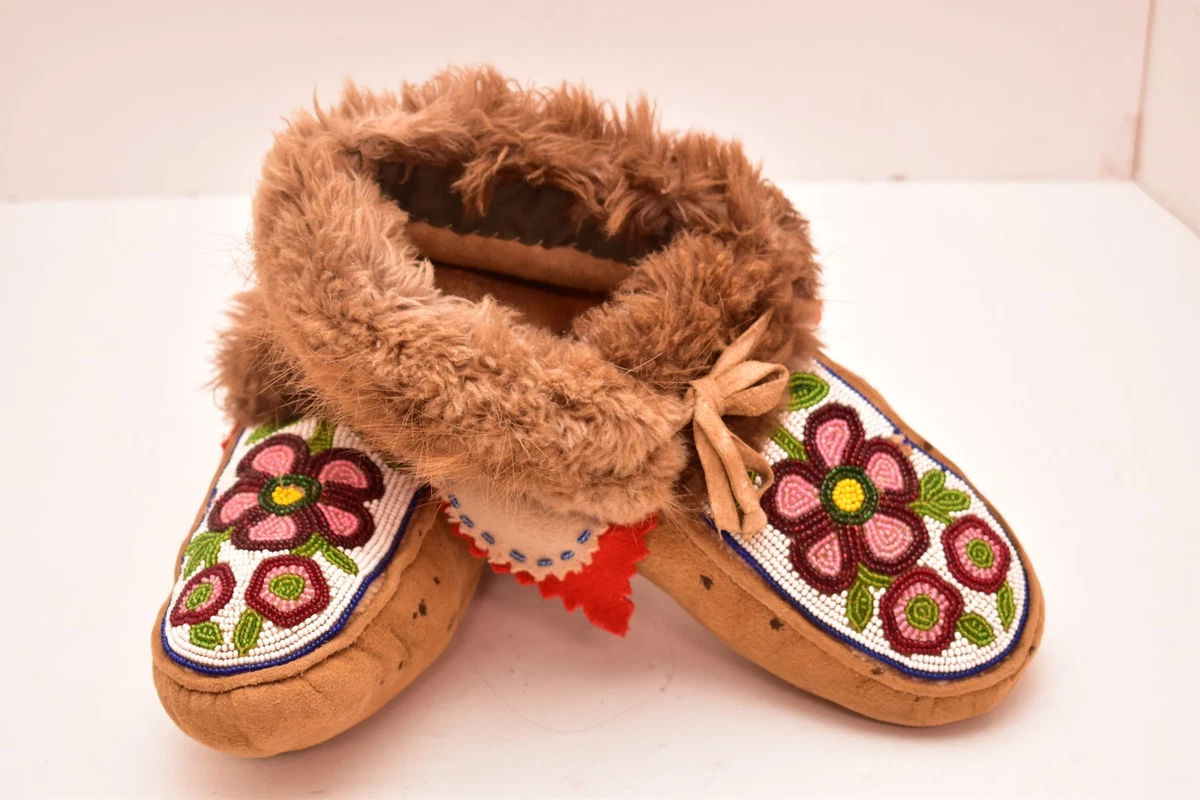 VTG Native American Athabaskan Moccasins Shoes Beaded Alaskan Northwest  Coast -