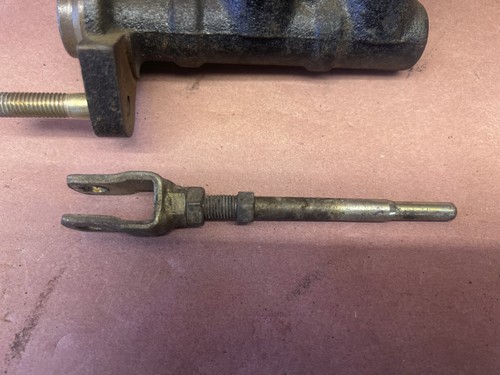 86 Mazda RX7 Clutch Master Cylinder Manual Transmission 5 SPD MT 86-91 - Picture 2 of 7