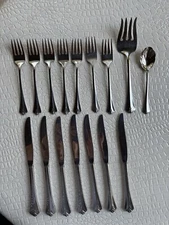 Oneida Stainless Flatware Westgate-Royal Crest Lot Of 16 Pieces Distinction 1992
