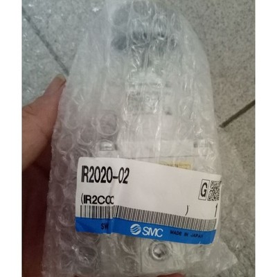 ONE NEW SMC Pressure reducing valve IR2020-02 Quality assurance *la