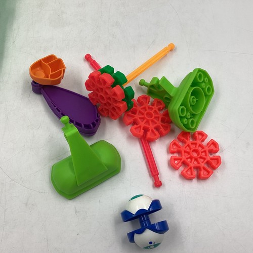 Kid K'nex Building Blocks With Hardcase (T3) NS#8672 - Picture 3 of 4