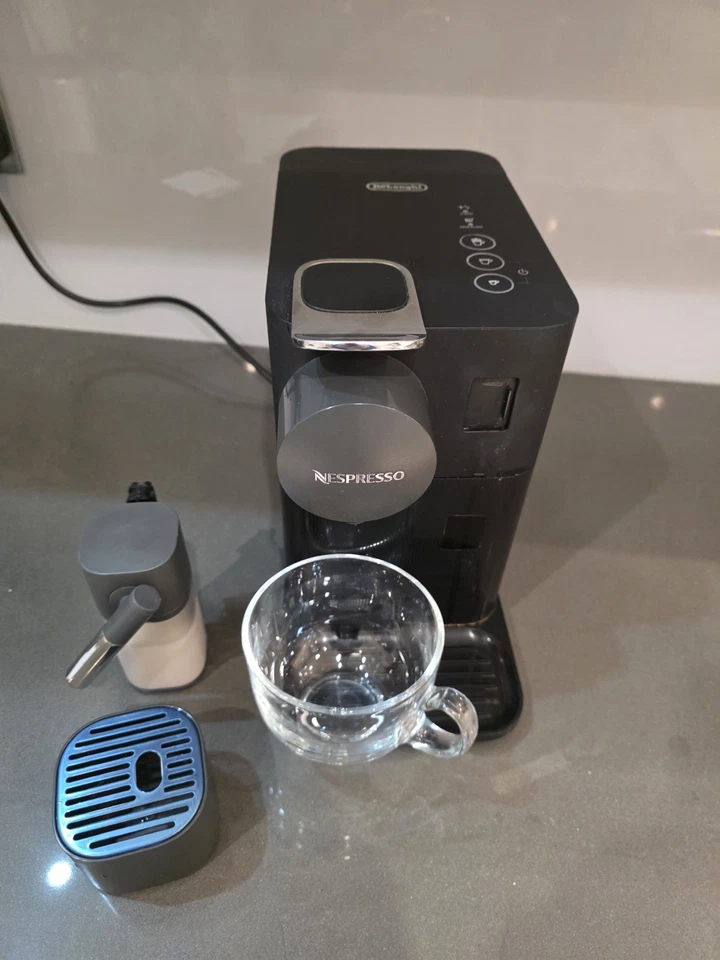 DeLonghi Lattissima One EN500.B, photo 1 of 3