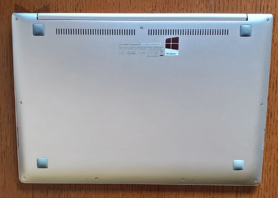 Portátil ASUS ZenBook UX303UA 13.3" FHD Pantalla Táctil, Intel i5, 8GB RAM, 256GB SSD Foto 4 de 4